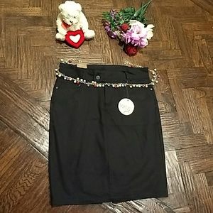 🌺NEW🖤NO FUZE SKIRT SIZE (16) only.the skirt